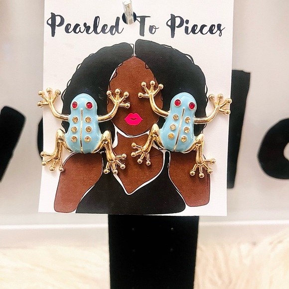 Frog shaped multicolored stud earrings - Picture 2 of 3